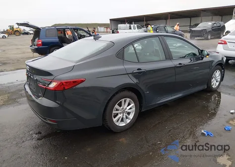 2025 Toyota Camry Le z USA, uszkodzony, nr VIN 4T1DAACK3SU179529